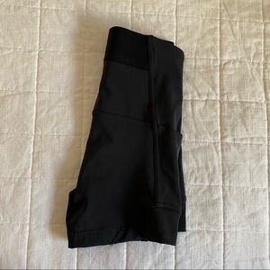 Lululemon High-Rise Short 2”